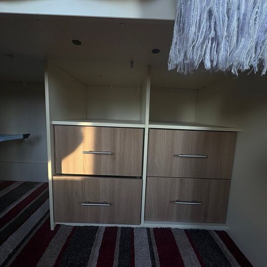 Fitted teenager bedroom furniture