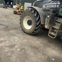 710/70/42 and 600/70/30 wheels + tyres