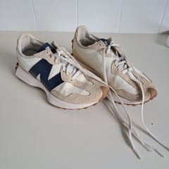 New Balance 327 Size 6