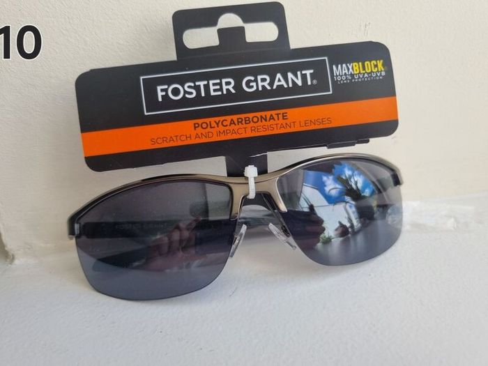 Foster Grant Sunglasses Brand New (2 for 15 Euro)
