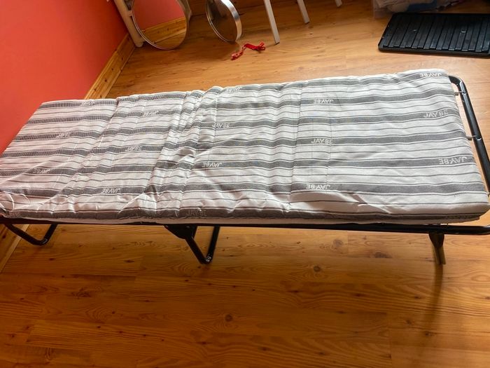 camp bed