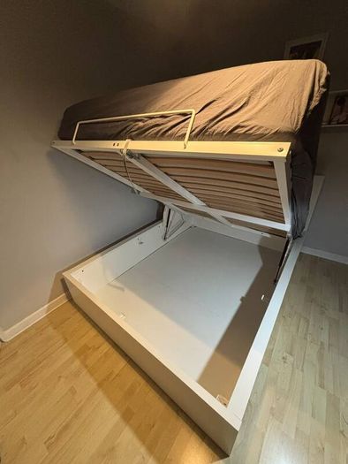 King size white Ottoman bed/ "Malm Ottoman bed Stan Kg white GB"