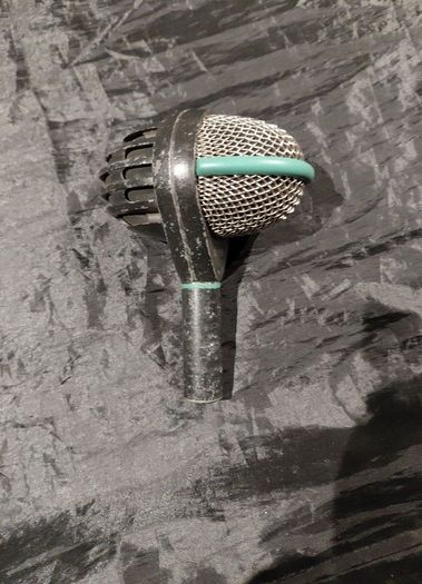 akg d112 bass drum mic