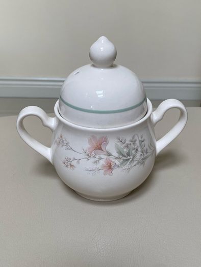 Vintage Keltkraft designed by Noritake Pennfield 9172 teapot & sugar bowel