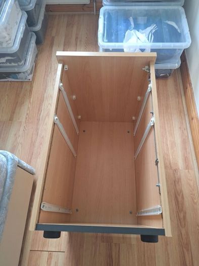 Chest of drawers