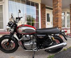 Royal Enfield Interceptor 2025