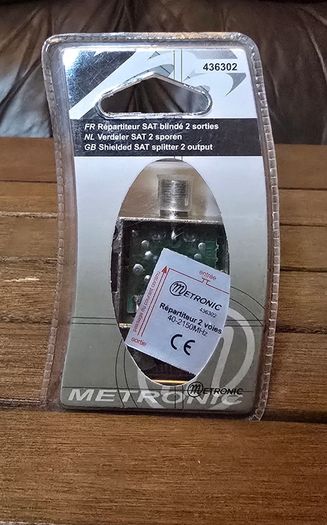METRONIC Splitter Sat 2 Outputs Shielded