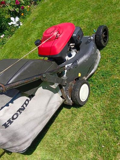 Honda HRD 536 C Hydrostatic self drive roller lawnmower with 23 inch aluminium deck,in excellent working condition.