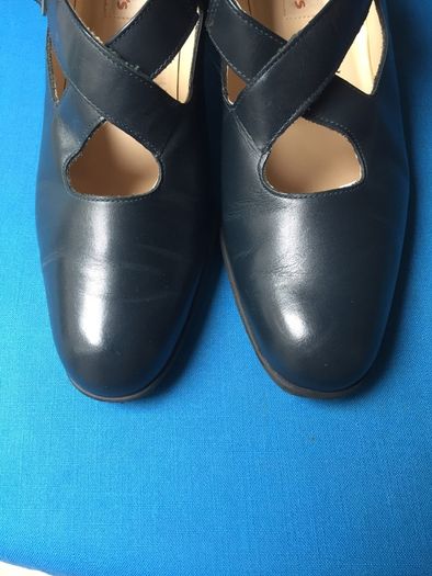 Clark's ladies stylish navy shoes size 37