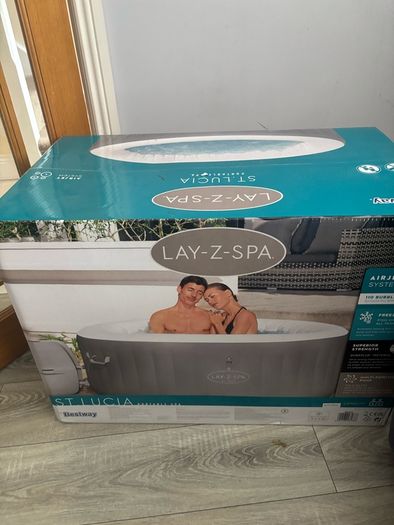 Lazy day spa jacuzzi bran new in box never opened