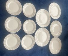 Vintage-Look Dinner Plates/Side Plates FROM 5euro