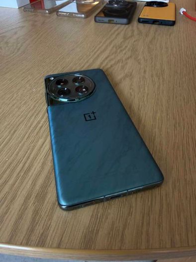 OnePlus 12