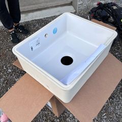 Ceramic undermount white sink