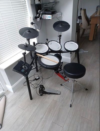 Roland KV17 Drum Kit Bundle
