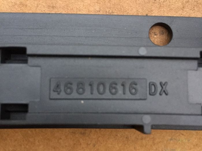 RH Window Guide (Fiat Doblo)