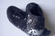 Girls trainers