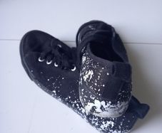 Girls trainers