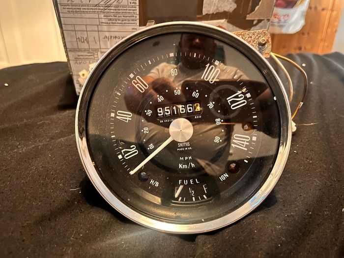classic mini 140 KMH clocks (Smiths)