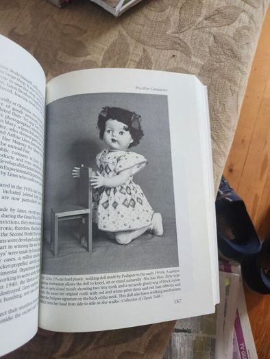 The Collectir's Guide To British Dolls Since 1920. By Collette Mansell. First Edition Large Volume Paperback In Good Condition.