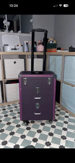 Nail case and nail stuff
