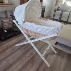 Mamas and Papas moses basket