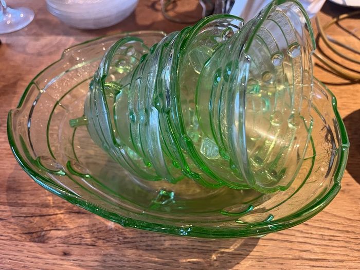 Art deco fruit Bowl And Six Dishes