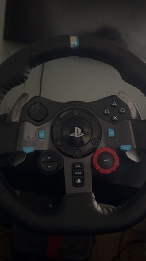 Selling 2 ps4 2 xbox 1's and a wheel set