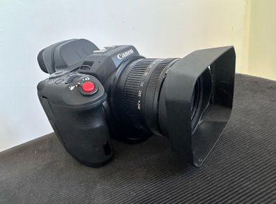 Canon XC10 - 4K Video/12MP ProCine Camera