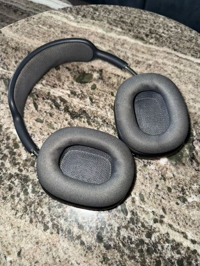 Apple Air Pod Pro Max 1