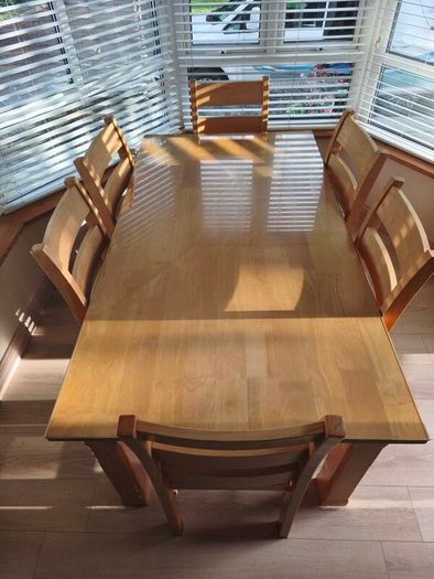 Dining table and 6 chairs