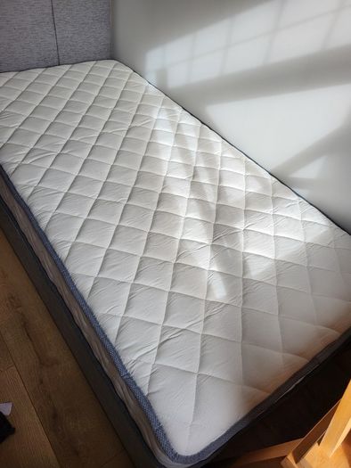 Single mattress