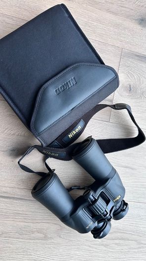 Binoculars Nikon Aculon A211 10x50