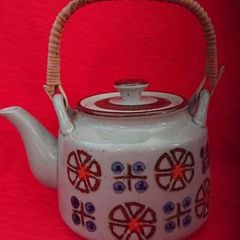 Tea pot