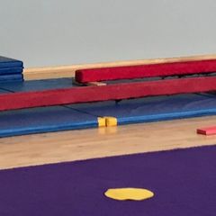 Gymnastics floor beam