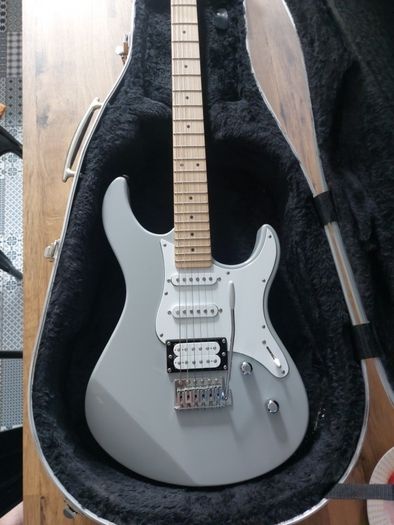 Yamaha Pacifica PAC112VM
