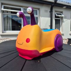 ride on snails b. Toys