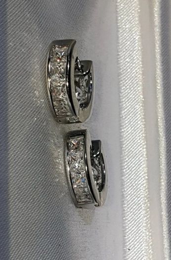 Pristine Vintage Reversible Silver Huggies