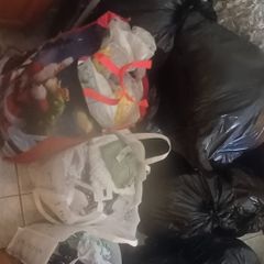 Mix bags of clothes. mens, women's, kids and babys.