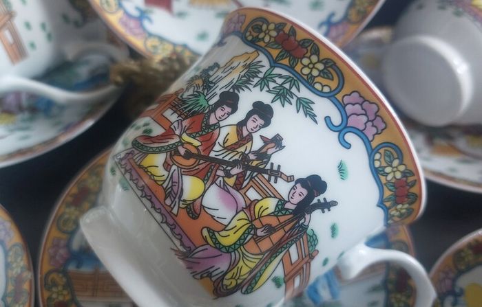 Vintage Set of Five Oriental Style Cups and Saucers Featuring Girls in Traditional Chinese Costume, A Modern Take on the Antique Chinese and Japanese Wares