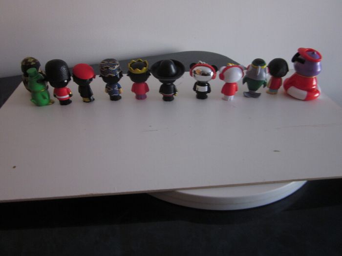 Bonkers Ryan's World Figures X12