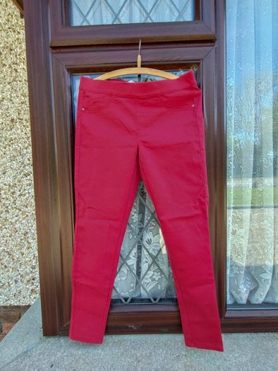 Ladies Red Pants/jeans.