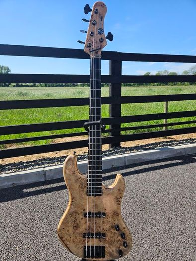 Av Bass Jm5