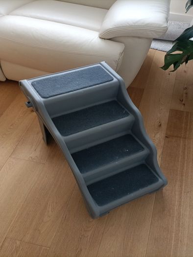 Foldable dog steps for bedrooms and sofa