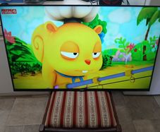 New Telefunken 43 inch Smart hdmi 4k borderless tv with wall mount.