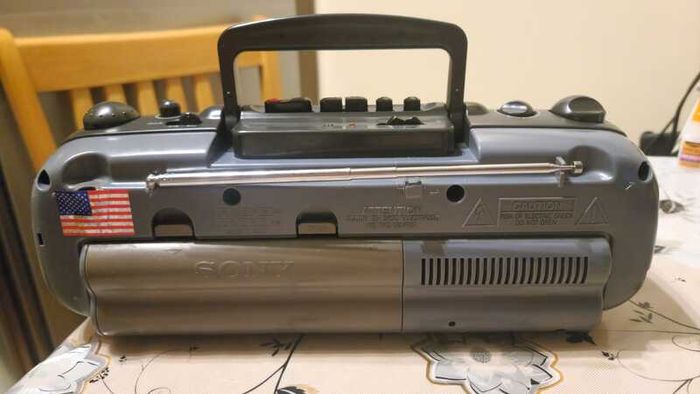 From 1993 Sony CFS-E10L, works good. See pictures.