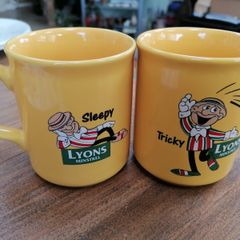 Vintage Lyons tea mugs