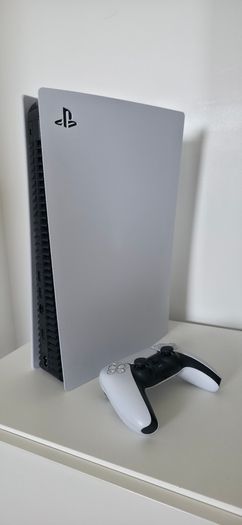PS5 Disc edition + 6 games + controller
