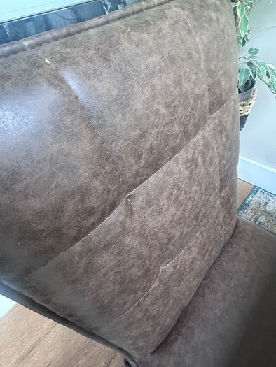 Table & chairs