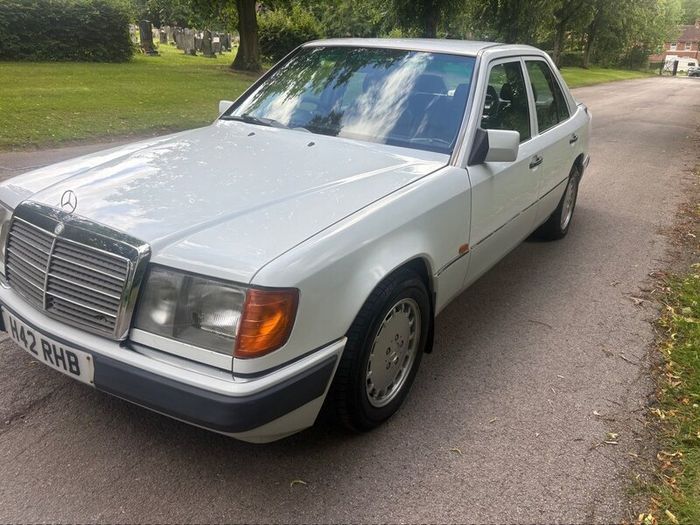 Mercedes-Benz 300D W124
