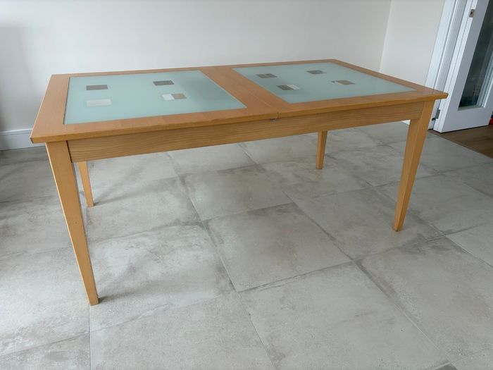 Extendable Dining Table